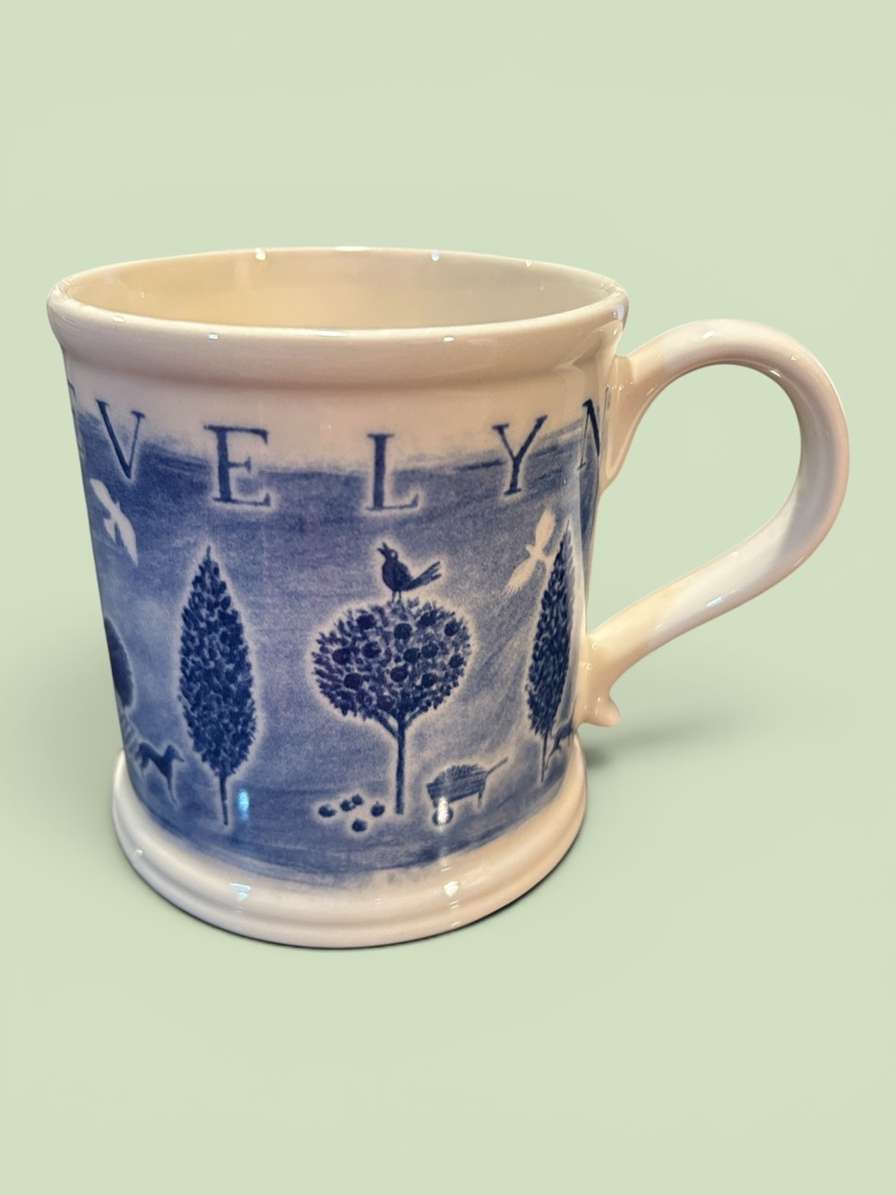Crabtree & Evelyn 2004 Blue/White Annual Collectible Mug - Pre-Owned No Box